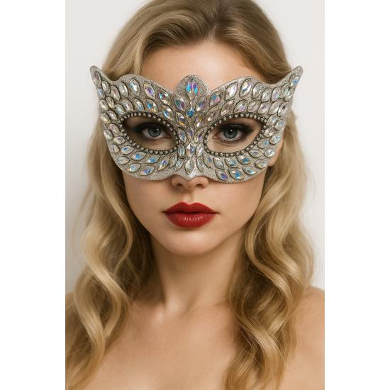 Antifaz plateado de plástico con gemas y strass sobre cartoncillo